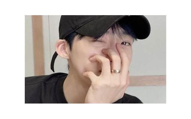 好兄弟伤心了该怎么安慰他