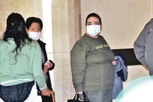 何超雄经历了什么为什么那么胖年轻时美貌照?何超雄为何不要财产