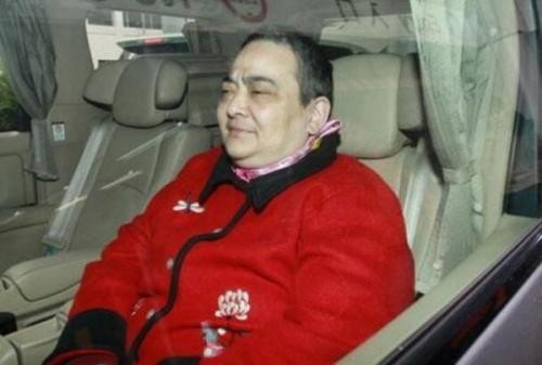 何超雄经历了什么为什么那么胖年轻时美貌照?何超雄为何不要财产