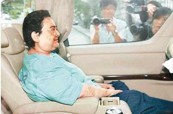 何超雄经历了什么为什么那么胖年轻时美貌照?何超雄为何不要财产