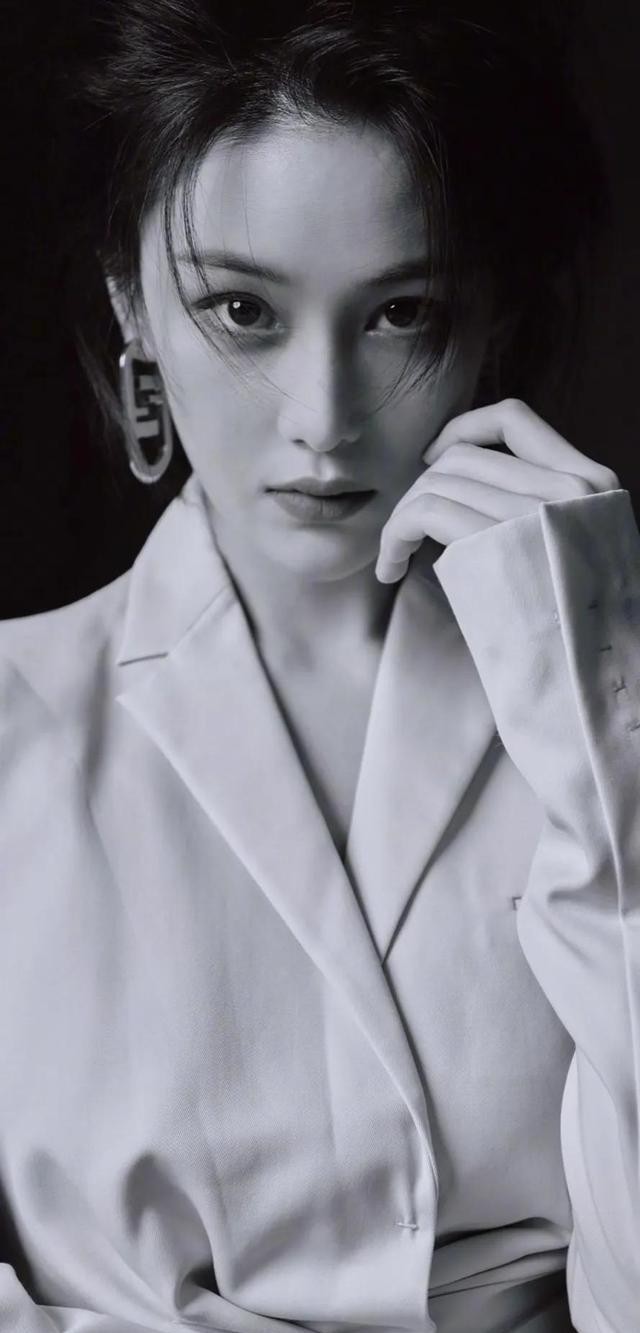 张燕是张馨予原名吗(明星军嫂张馨予介绍)