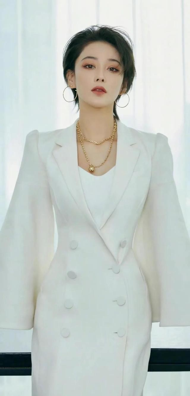 张燕是张馨予原名吗(明星军嫂张馨予介绍)