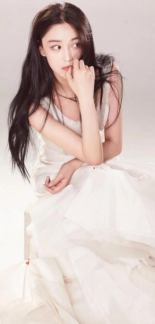 张燕是张馨予原名吗(明星军嫂张馨予介绍)