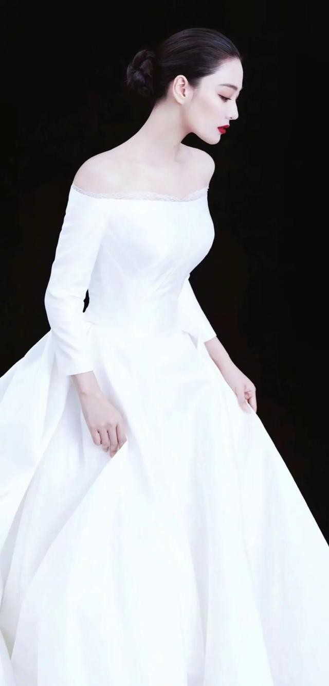 张燕是张馨予原名吗(明星军嫂张馨予介绍)