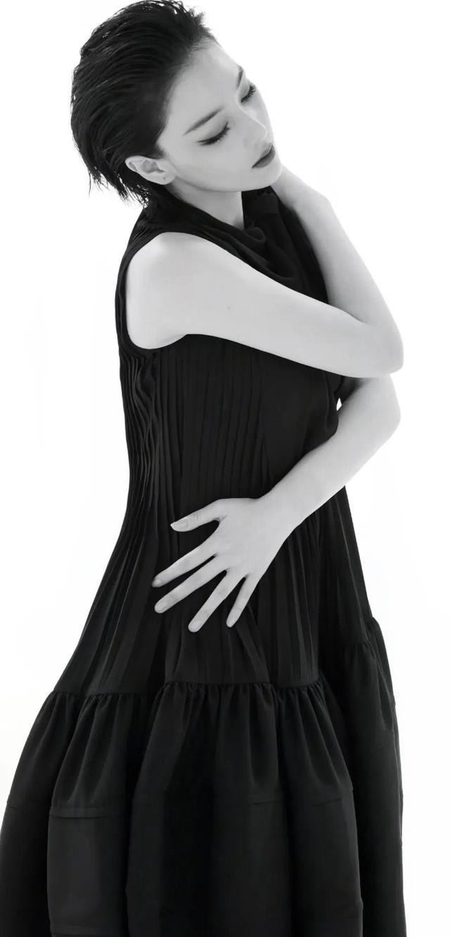 张燕是张馨予原名吗(明星军嫂张馨予介绍)