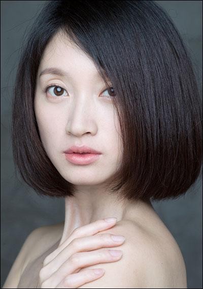 朱亚文和老婆婚纱照(朱亚文老婆孕肚凸起发福变样)(10)