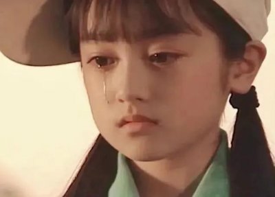 ​幼时被亲妈强迫“下海”、初恋变继父……她的人生很抓马