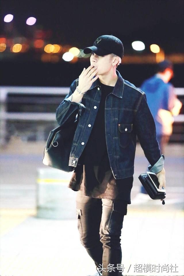 明星们的服装搭配(明星出行必备皇室成员最爱)(3)