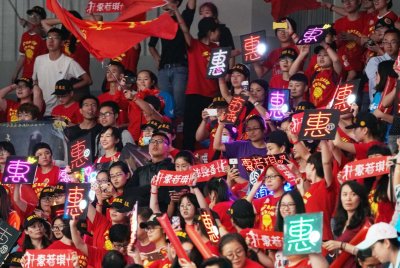 ​前女排队长惠若琪举办退役仪式 现场感人发言：“今天再出发”