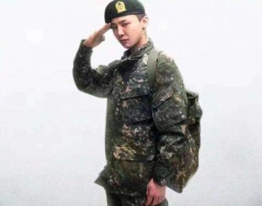 ​姐夫新电影开拍，权志龙送餐车应援