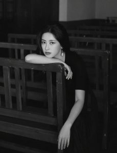 ​朱珠：有钱任性，不缺男人