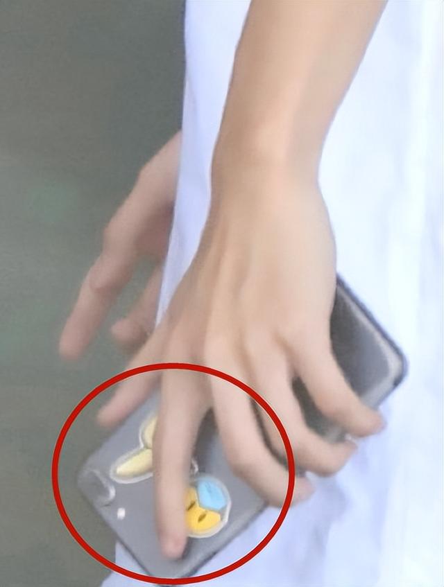 周冬雨跟刘昊然关系好吗（周冬雨刘昊然已秘密恋爱两年）(17)