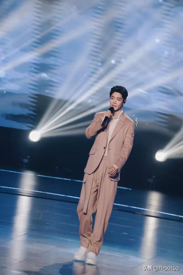 肖战生日粉丝祝福（粉丝用四种创意为肖战送上暖心祝福）(6)