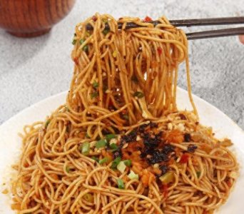 ​一分钟教你学会家常干拌面，做法简单，让人超有食欲
