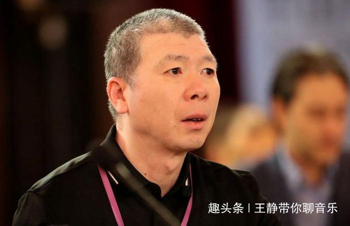 冯小刚：用40万音响听盗版碟！得知真相后，让网友傻眼了！