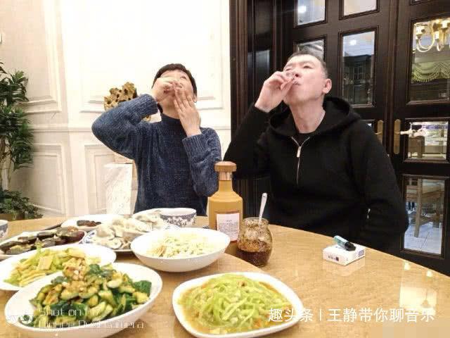 冯小刚：用40万音响听盗版碟！得知真相后，让网友傻眼了！