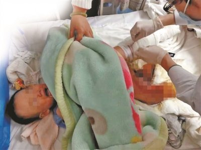 ​家长要长心！防城港一幼师没测水温 致两岁男童被烫成重伤