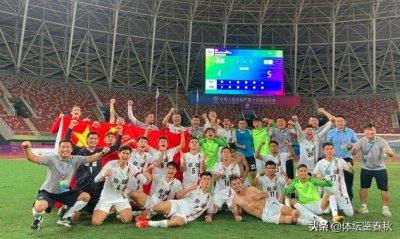 ​新疆足球创全运奇迹，英超名宿成幕后英雄，曾与C罗鲁尼同场竞技