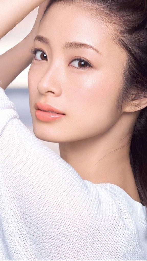 巨乳女优排名（日媒评选夏季日剧四大美乳女优）