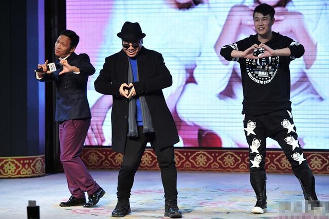 宋小宝小沈阳同台pk（小沈阳宋小宝现场模仿TFboy）(1)