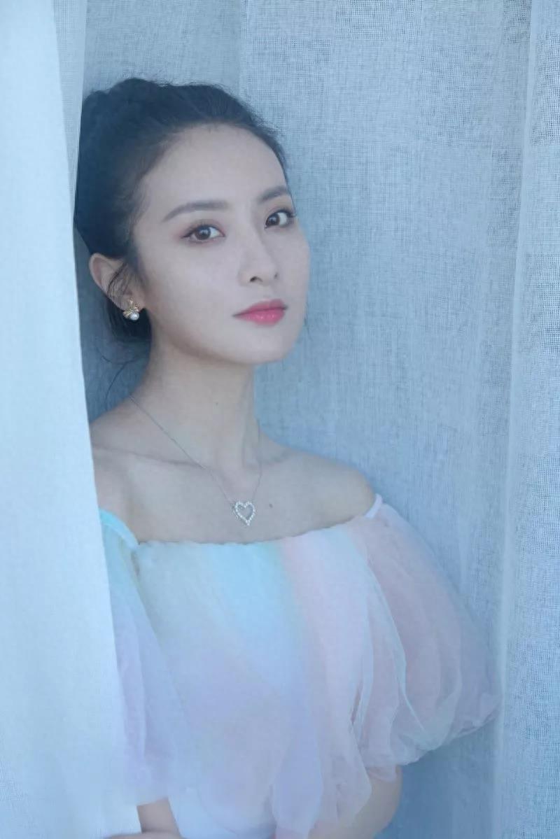 赖雨濛手机壁纸图片照片合集,可可爱爱的仙女小姐姐来啦