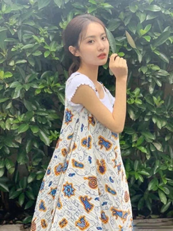 赖雨濛手机壁纸图片照片合集,可可爱爱的仙女小姐姐来啦