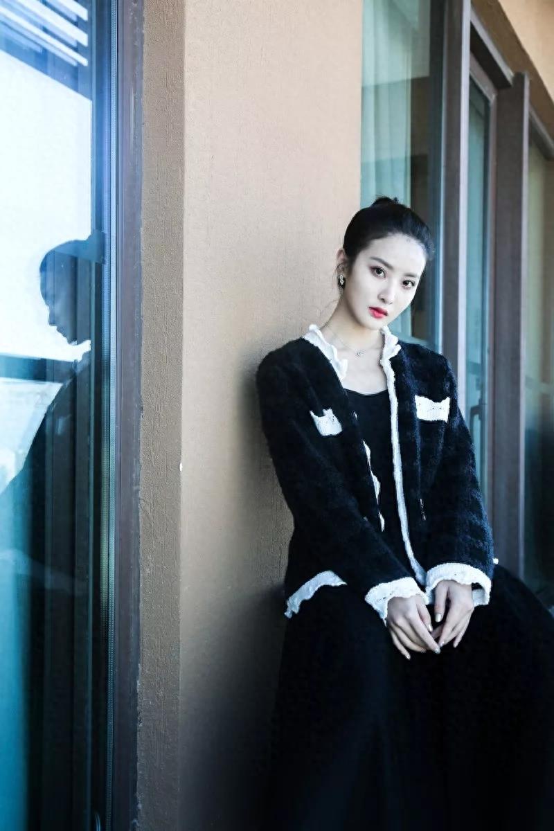 赖雨濛手机壁纸图片照片合集,可可爱爱的仙女小姐姐来啦