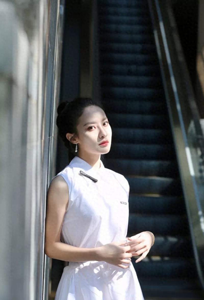 赖雨濛手机壁纸图片照片合集,可可爱爱的仙女小姐姐来啦