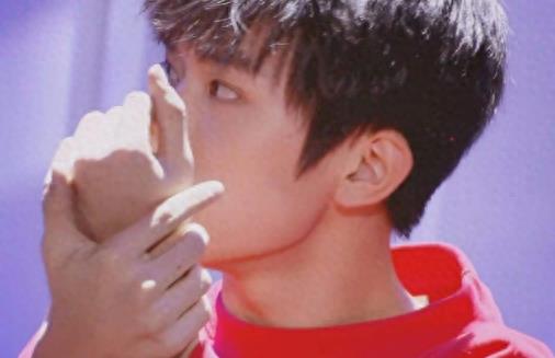 易烊千玺，一个出生于千禧年属龙的孩子