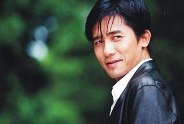 日本偶遇梁朝伟（网友偶遇梁朝伟，梁朝伟为什么去日本）