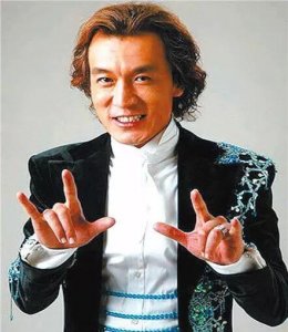 ​中央电视台主持人李咏怎么样了(央视主持人李咏葬在哪里)