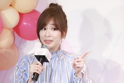 王心凌晒药单（王心凌随身带着杀菌口腔喷剂）