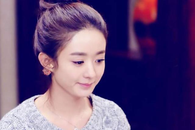 冯提莫直播前职业被扒出，网友：难怪王思聪看不上，真有心机