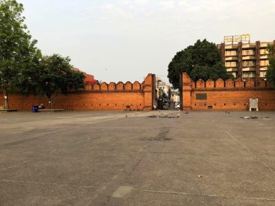 ​王室宫殿遗址 · 塔佩门