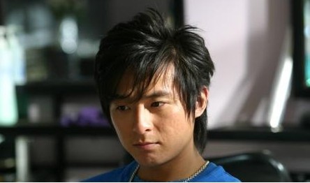 九年前的《奋斗》六大主演:第一位产三子,第五位遭诈捐?