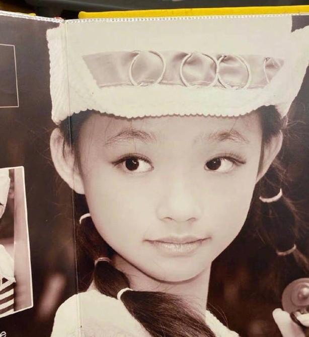 明星小时候的照片（盘点8位知名明星晒童年照）(10)