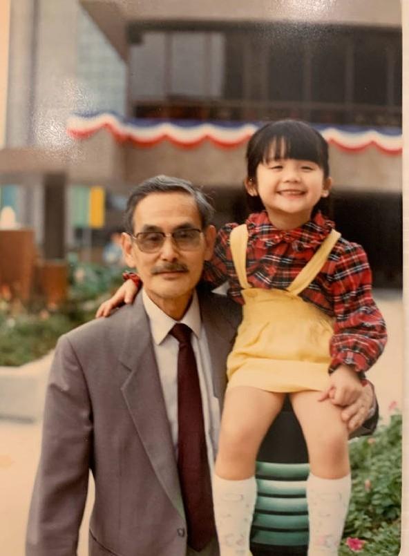 明星小时候的照片（盘点8位知名明星晒童年照）(7)