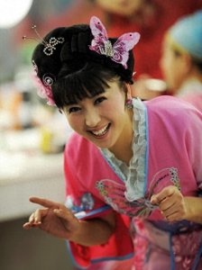 ​闫学晶：继女和儿子一碗水端平，45岁高龄生子，一家五口乐开怀