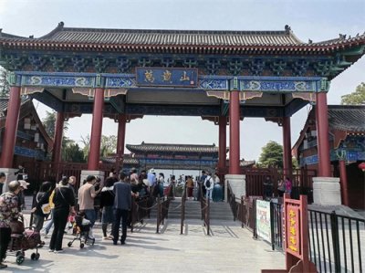 ​开封万岁山，一部鲜活的《水浒传》