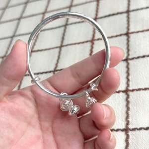 ​银手镯为什么会发黑 如何清洗？5个家用小方法，瑞银鸟来支招！