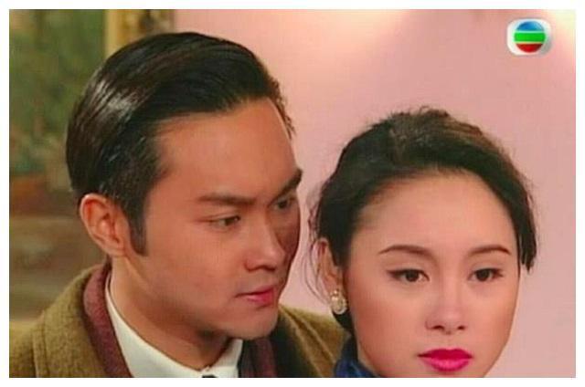 被骂“软饭男”的张智霖翻身了，谁还记得他当众谈初夜被前任吸引