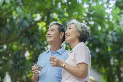 ​五十多岁女人还有婚外情？2个真实故事揭示婚姻中的危机！