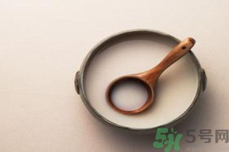 米酒变黄了是什么原因?米酒变黄了还能吃吗? 米酒变黄了是什么原因?米酒变黄了还能吃吗?