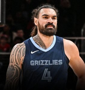 ​海王亚当斯受伤连续两个赛季报销，灰熊篮板和防守一落千丈