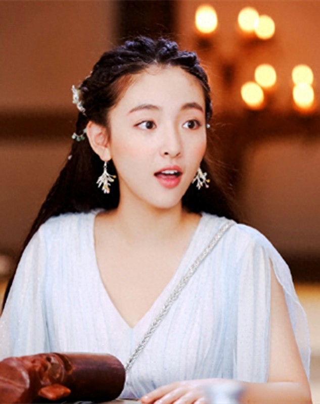 鹿晗首部古装剧《择天记》新剧照,娜扎、吴倩为他成情敌