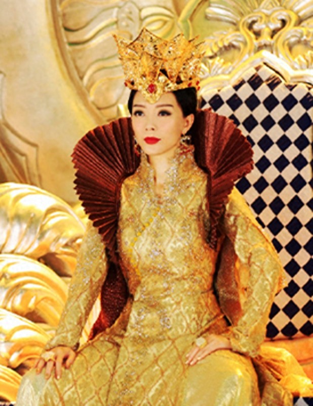 鹿晗首部古装剧《择天记》新剧照,娜扎、吴倩为他成情敌