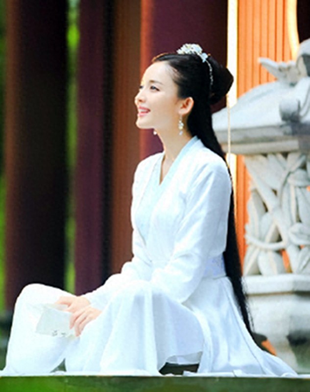 鹿晗首部古装剧《择天记》新剧照,娜扎、吴倩为他成情敌