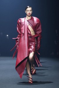 ​超模伊莲娜Irina Shayk走秀合集，莲姐的性感很有力量感和生命力~