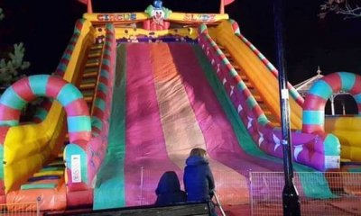 ​英国一充气滑梯倒塌 8名儿童受重伤