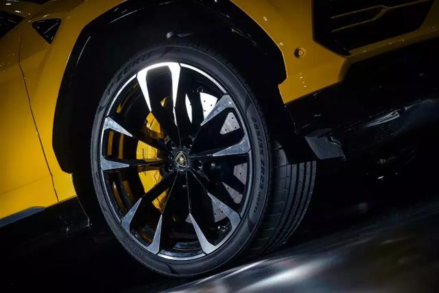 兰博基尼陆地最快suv（只有SUV会考虑混动）(10)